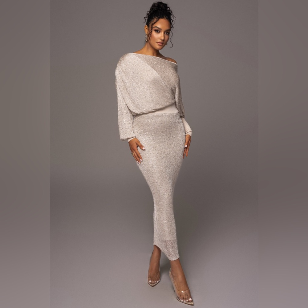 NWT. JLUXLABEL beige night sky sequin skirt set.